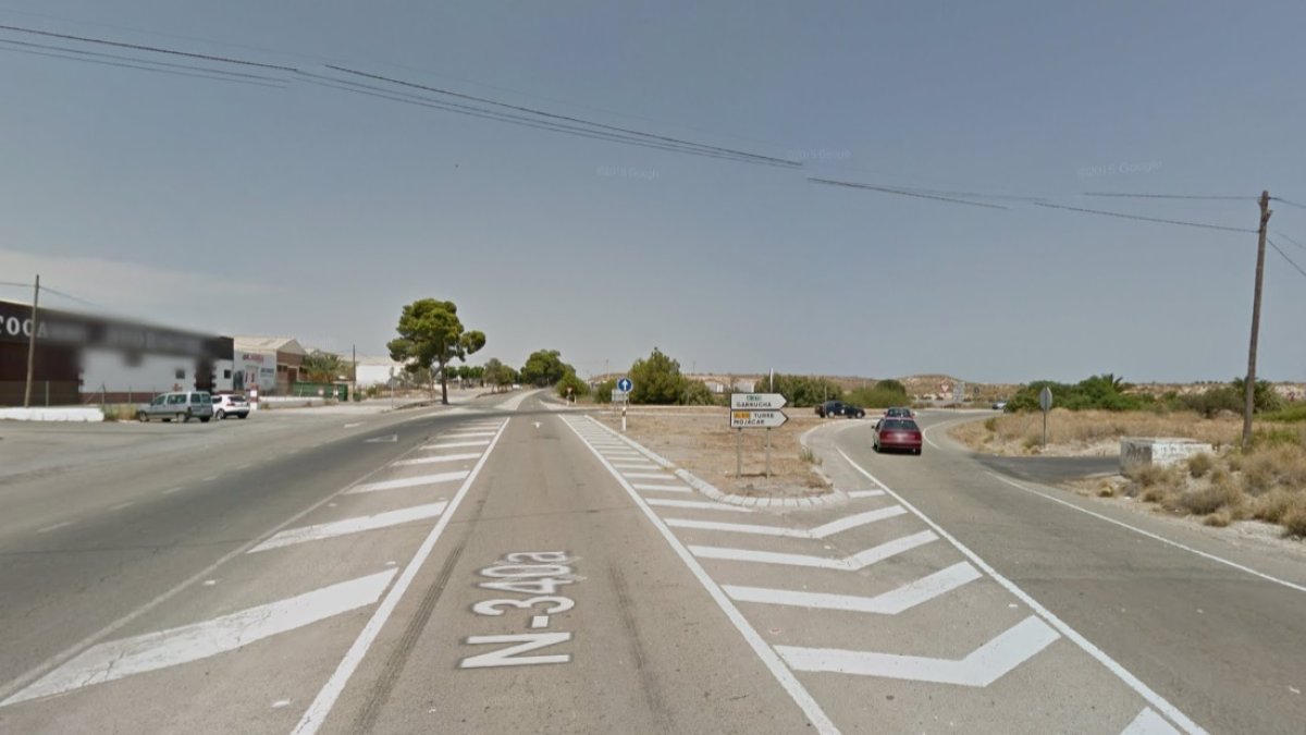 Cruce de Los Gallardos hacia la costa en el que debía ir una rotonda, en una imagen de Google Maps.