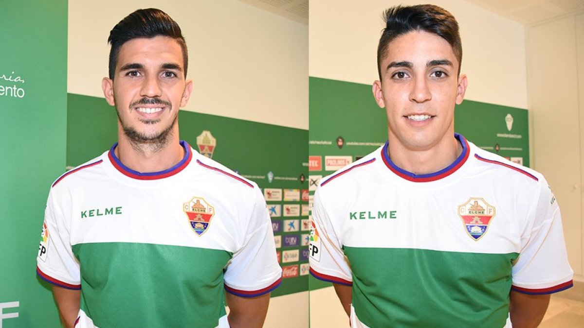 Darío Guti (derecha), con la camiseta del Elche.