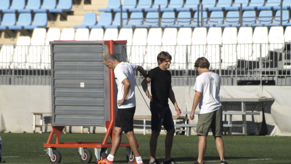 Fernando Soriano saludando a Dubarbier esta mañana.
