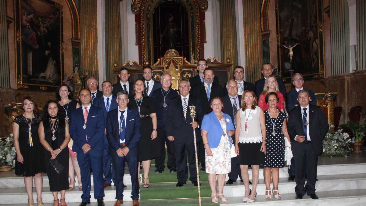 El consiliario, Esteban Belmonte, junto al hermano mayor de la Hermandad del Rocío de Almería, Juan José Salvador Moreno; acompañados por los integra