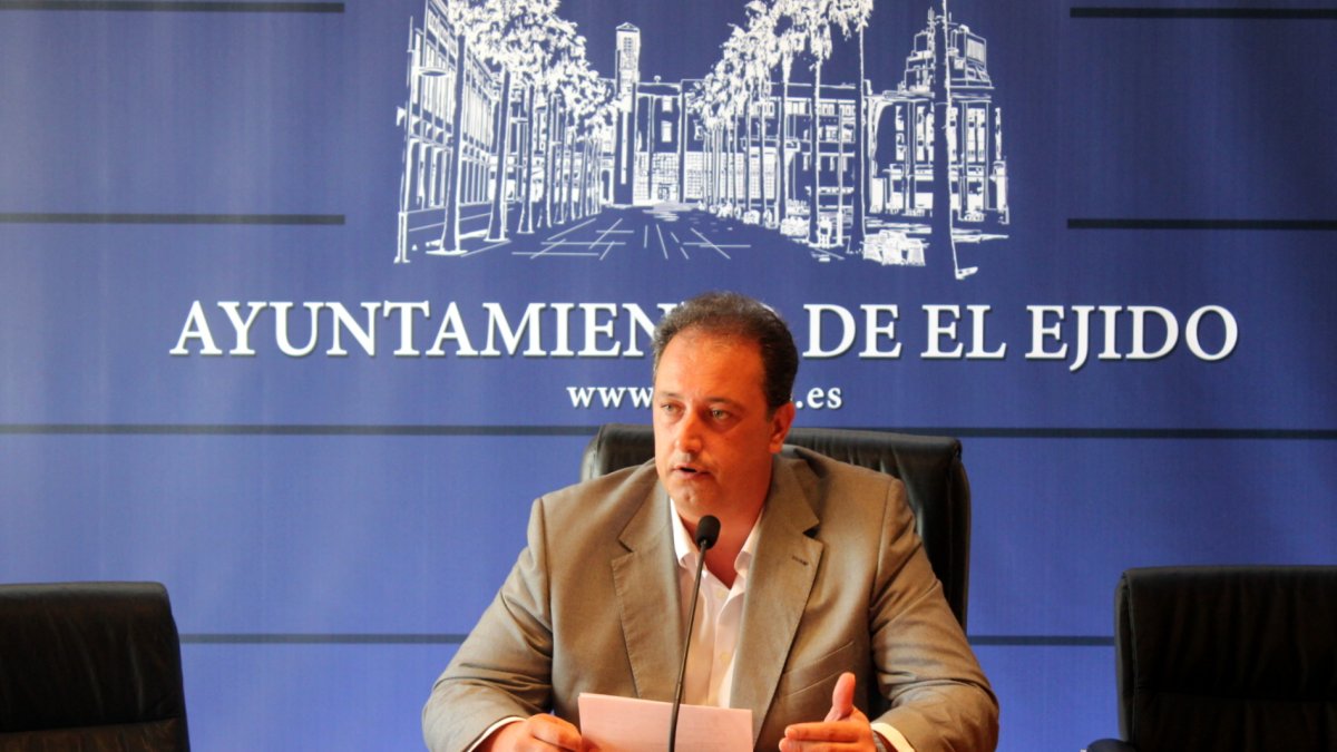 En la imagen, José Francisco Rivera, portavoz municipal en El Ejido.