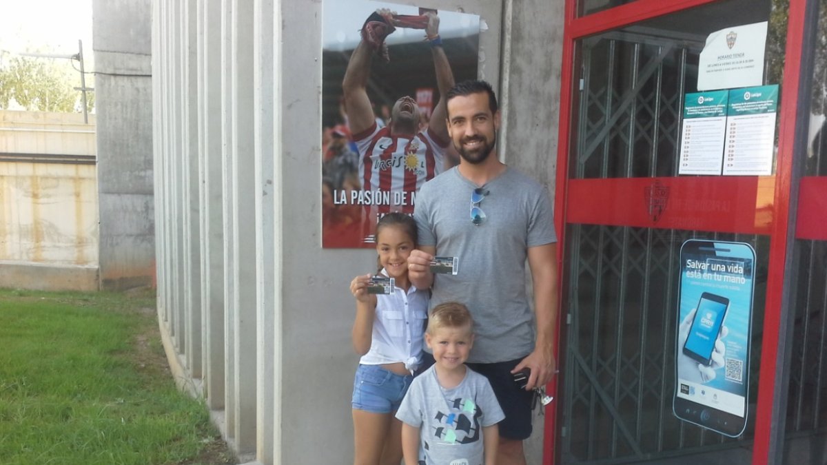 Los más felices de la tierra con su abono del Almería.