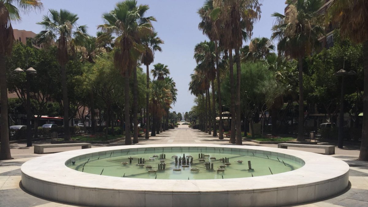 Imagen de una de las fuentes ubicadas en el Rambla Federico García Lorca.