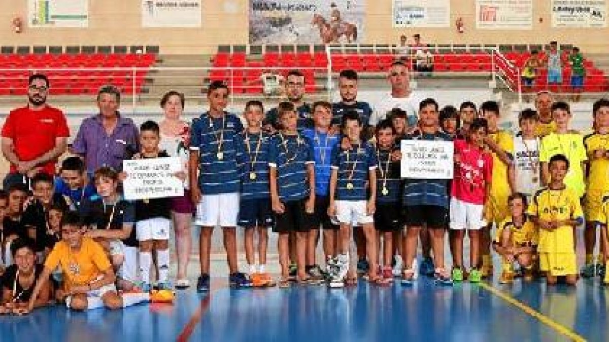 El pabellón de Tabernas se llenará de buen fútbol.