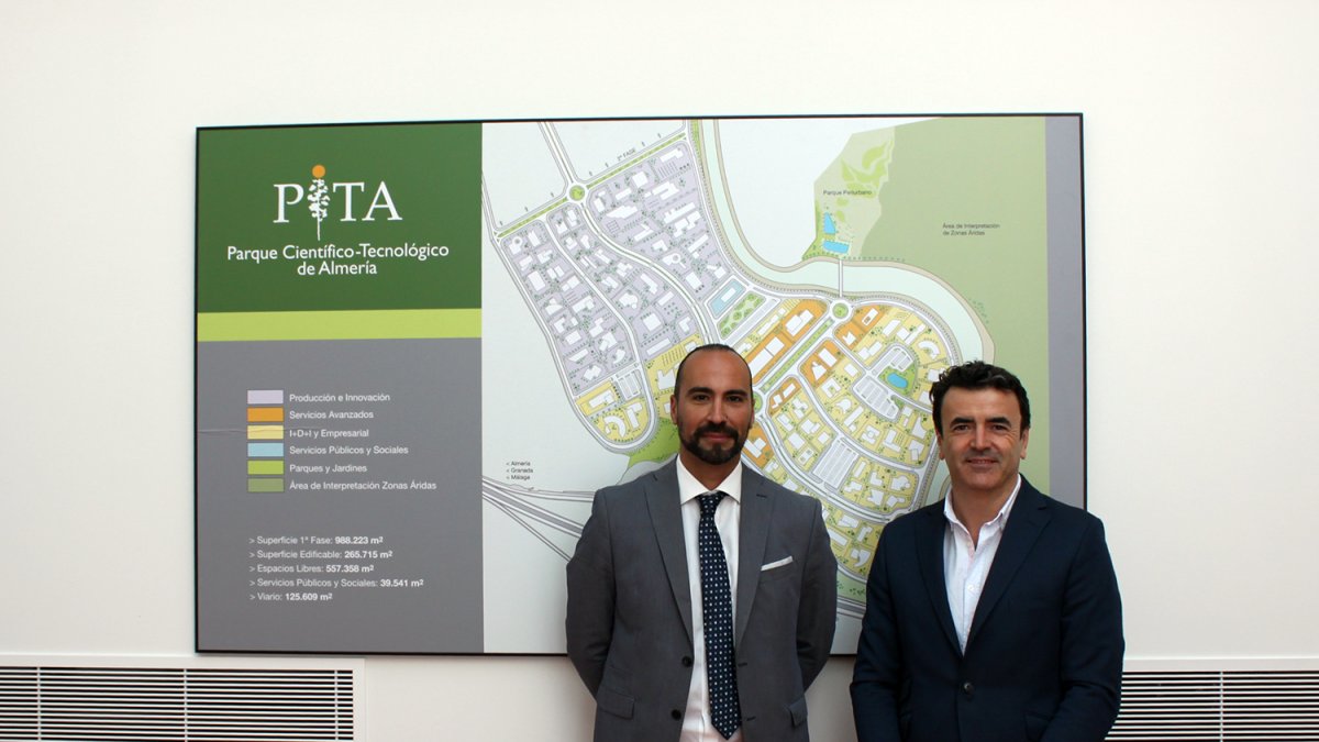Pedro Fernández  y Antonio Domene, en la sede del Parque Tecnológico.