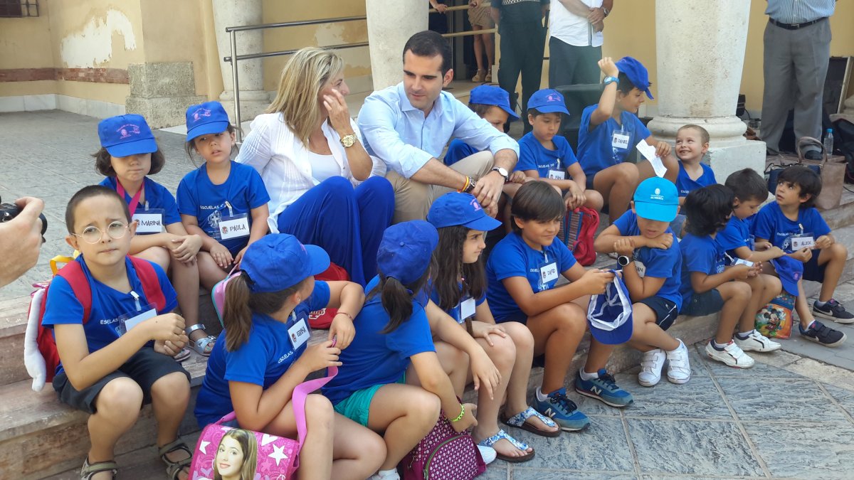 Visita de los alumnos de la escuela de verano de los Centros de la Mujer