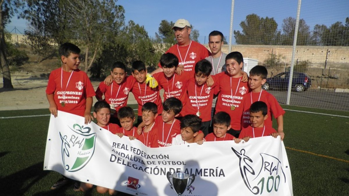 El Estudiantes emerge con sus primeros títulos.
