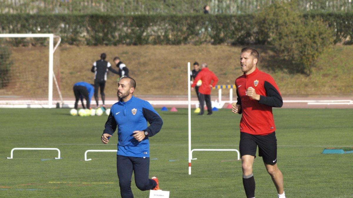 Jesús Roche trabajando con Jorge Morcillo.