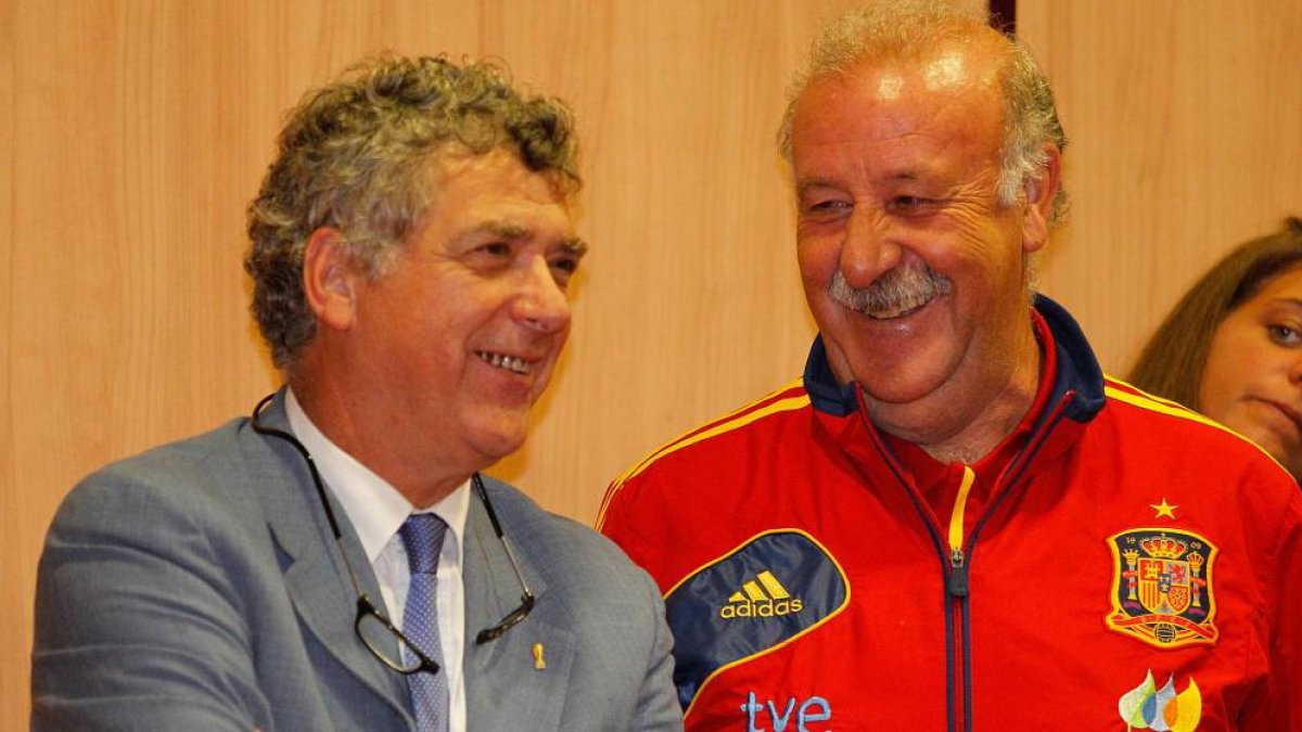 Ángel María Villar y Vicente Del Bosque.