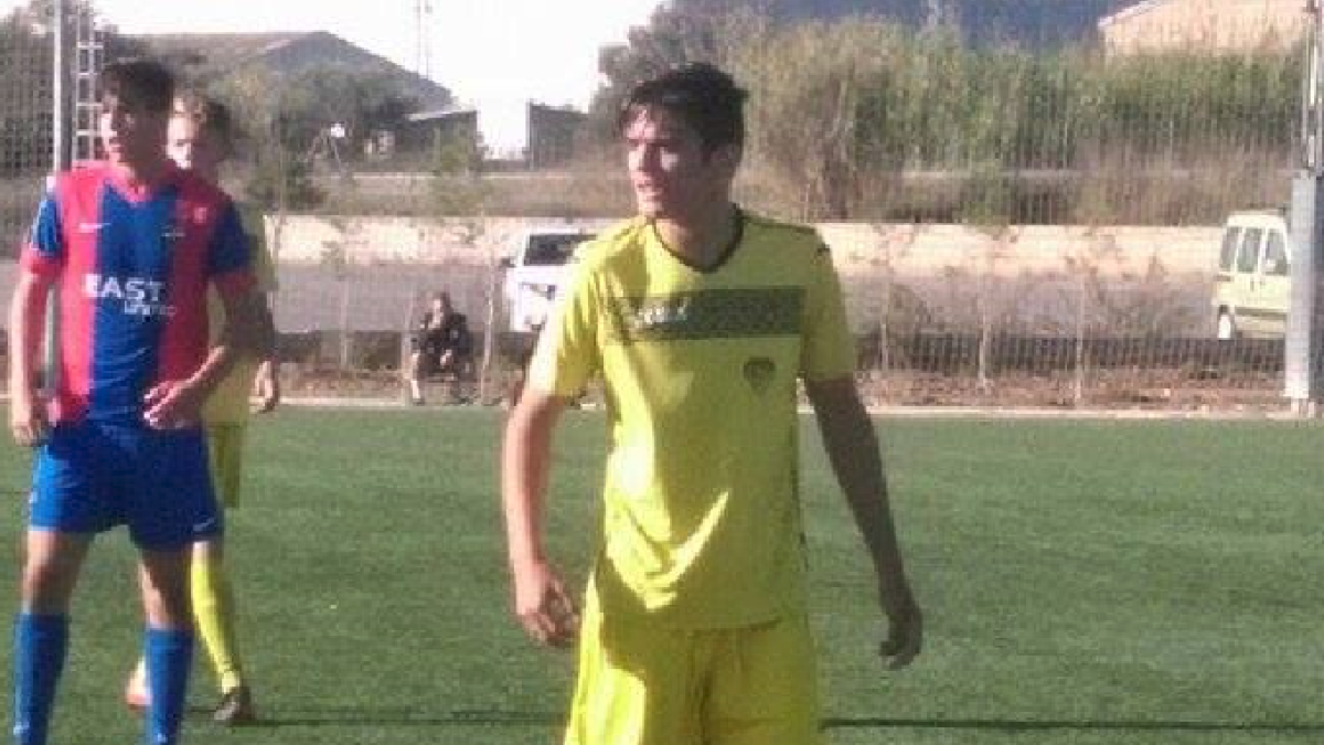 Dani con la segunda equipación del Torre Levante.