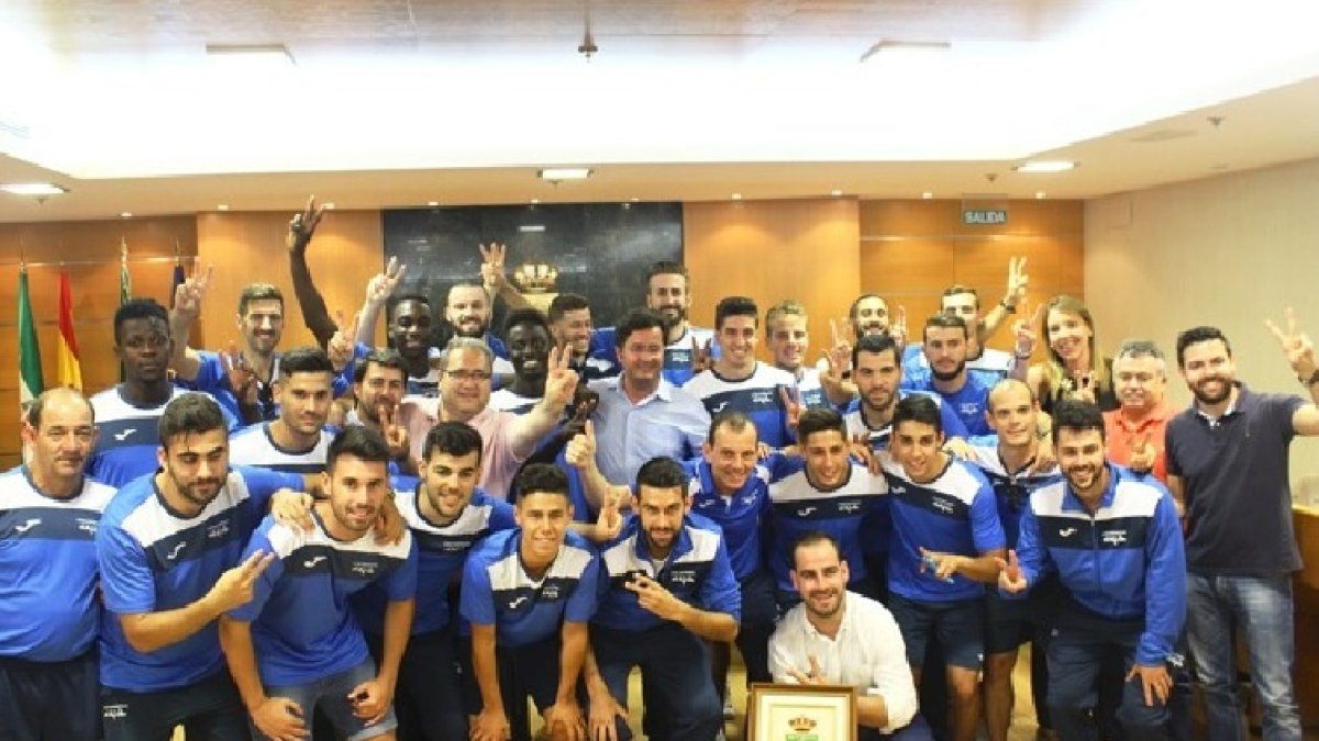Los protagonistas del ascenso en el ayuntamiento.