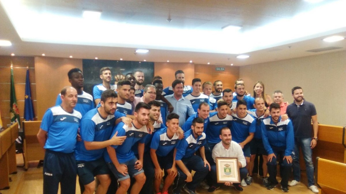 Los jugadores de El Ejido fueron recibidos por el alcalde de la ciudad.