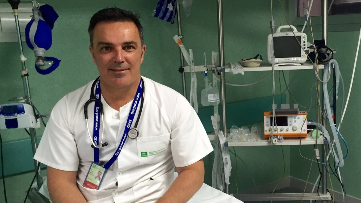 Francisco Llave en el área de Urgencias del Hospital de El Toyo.