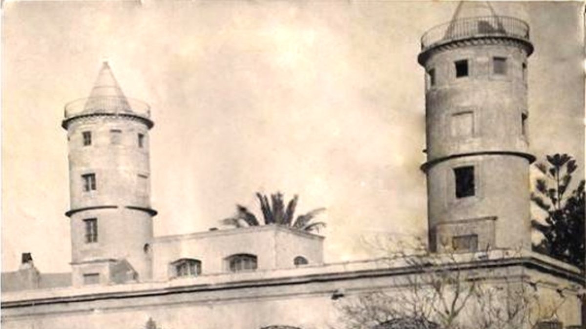 Casa  de las Torres cuando era habitada por la familia Godoy Campos.