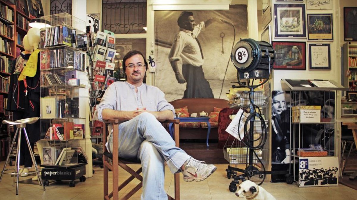 Manuel Martín Cuenca, en la librería madrileña Ocho y Medio.