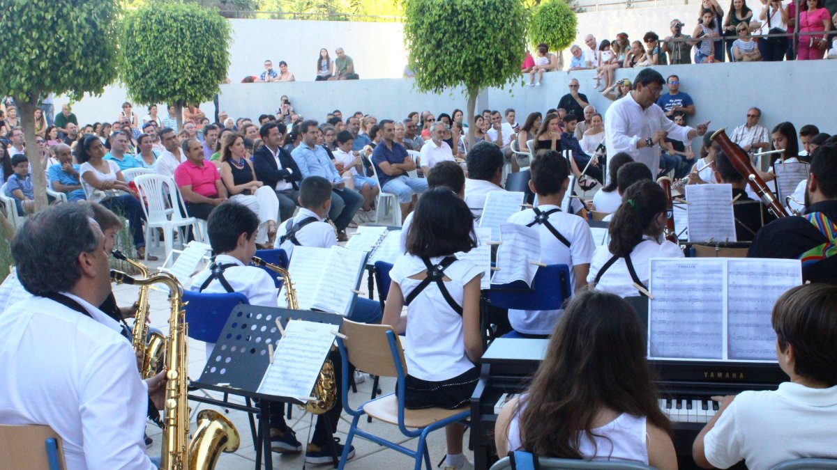 En la imagen, el concierto que ofrecieron los alumnos más jóvenes del conservatorio para celebrar el fin de curso.
