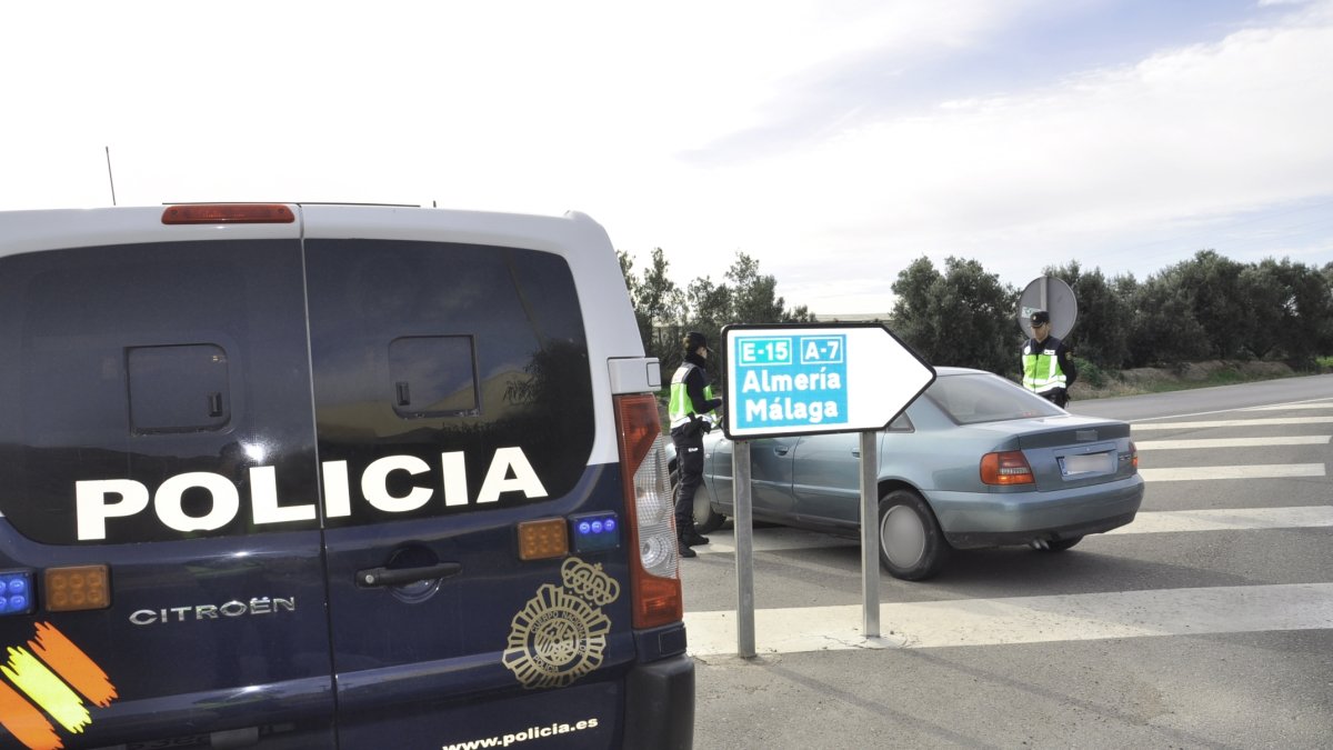 Policía Nacional en un control en El Ejido
