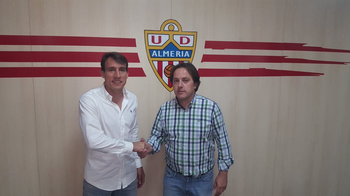 Ángel Luis Catalina y Andrés Fernández posan para LA VOZ.