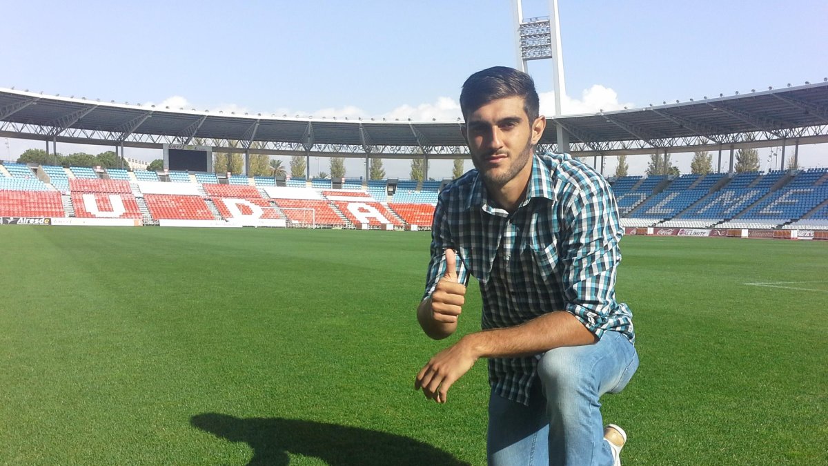 Carlos Selfa tendrá ficha profesional.