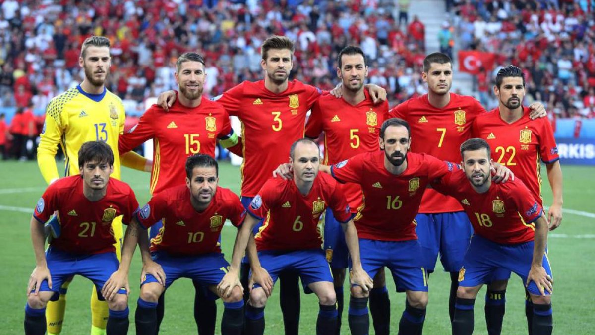 España no ha hecho cambios en el once titular.