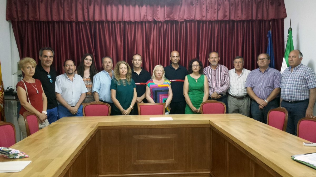 Diputados socialistas se reunen con los bomberos encargados de la zona del Medio Andarax.