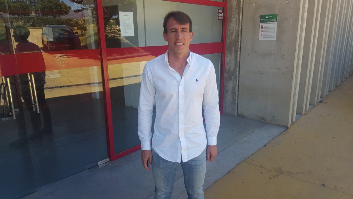 Ángel Luis Catalina sigue en el Almería.