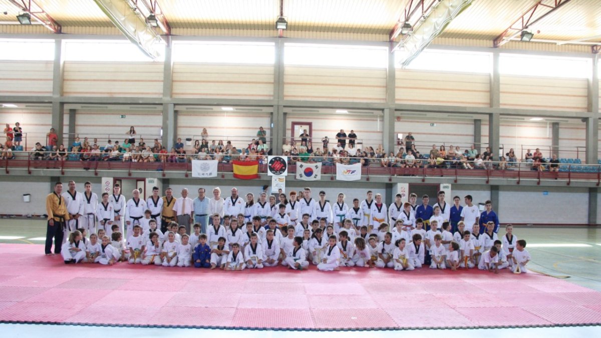 La gran familia del taekwondo roquetero.