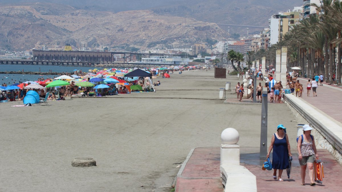 Playa de El Zapillo.