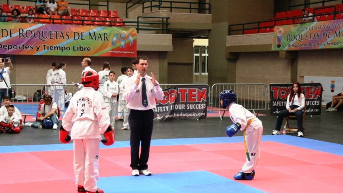 Una fiesta del taekwondo se puso en marcha.