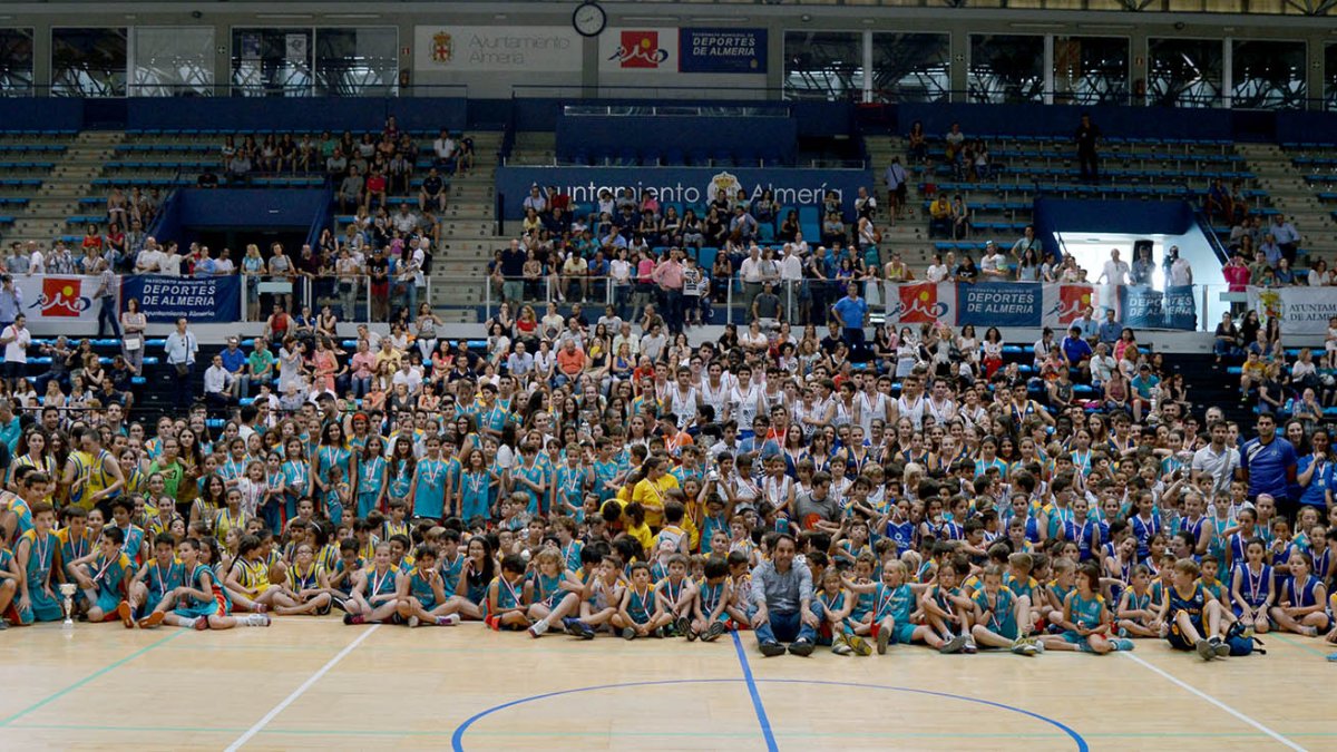Fiesta con 300 medallistas en pista.