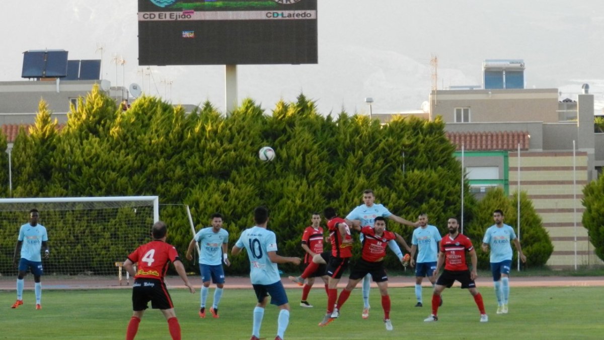 Una jugada del partido.