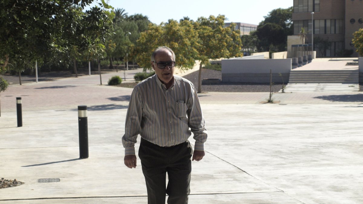 Martín Doblado llegando a la UAL.