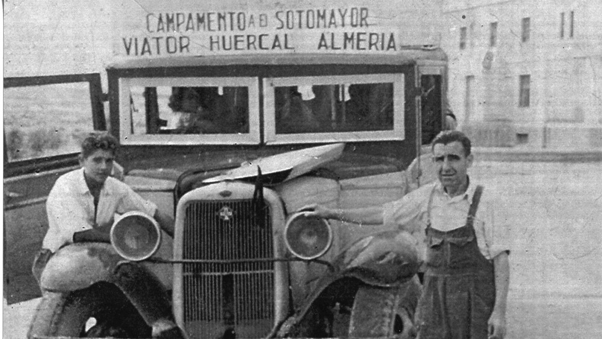 La vieja camioneta que iba al campamento.