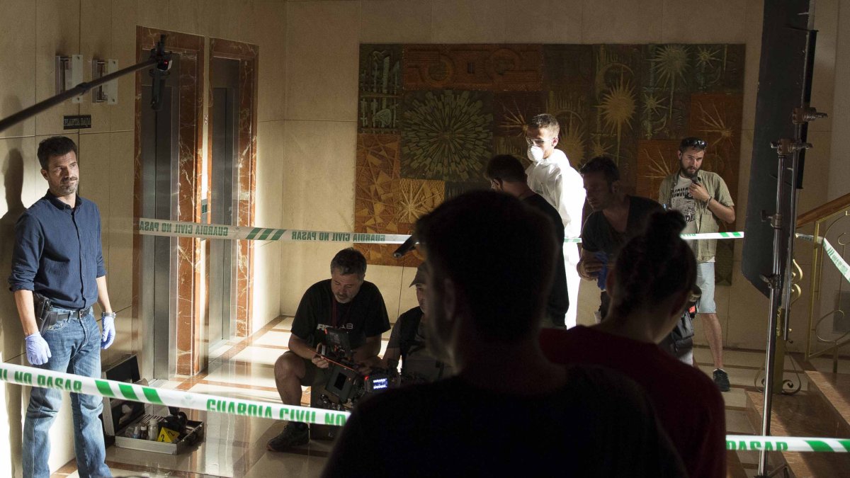 Rodolfo Sancho, durante la grabación de una escena ayer en un edificio de Almería.