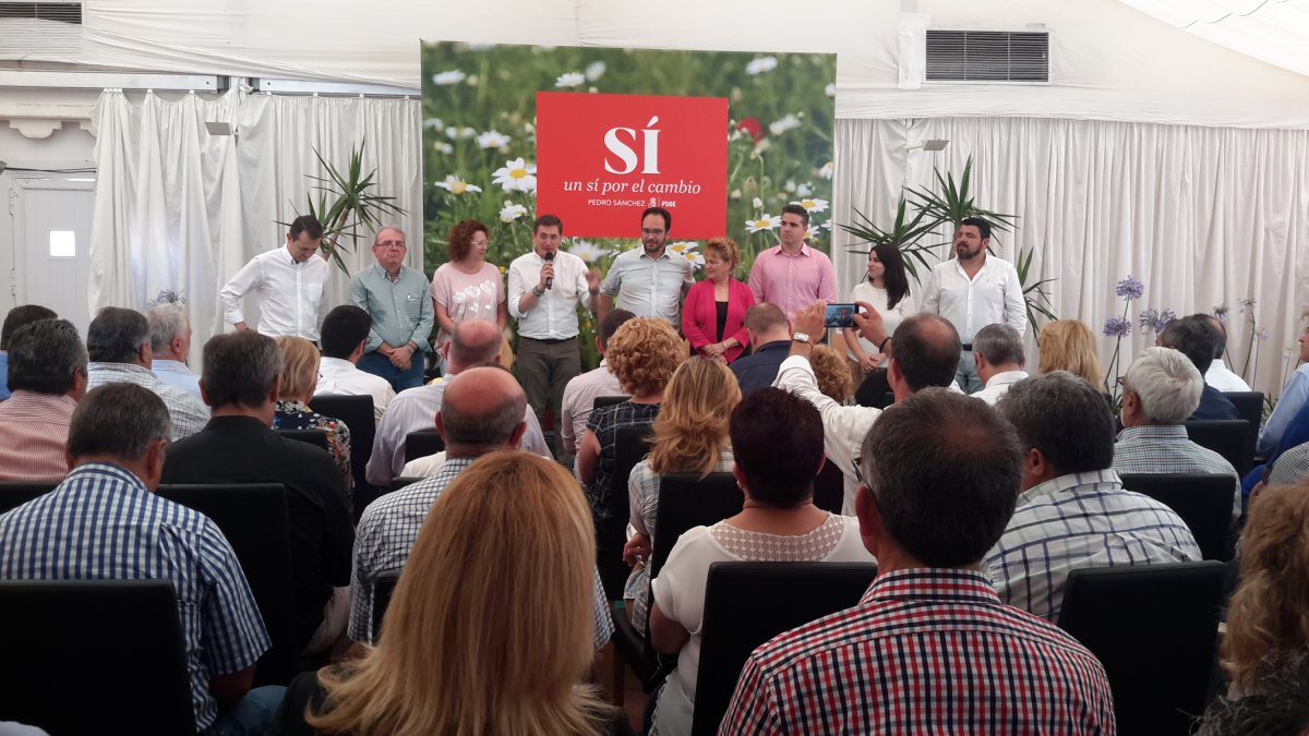 Acto de celebración del primer año de corporaciones municipales con Hernando.