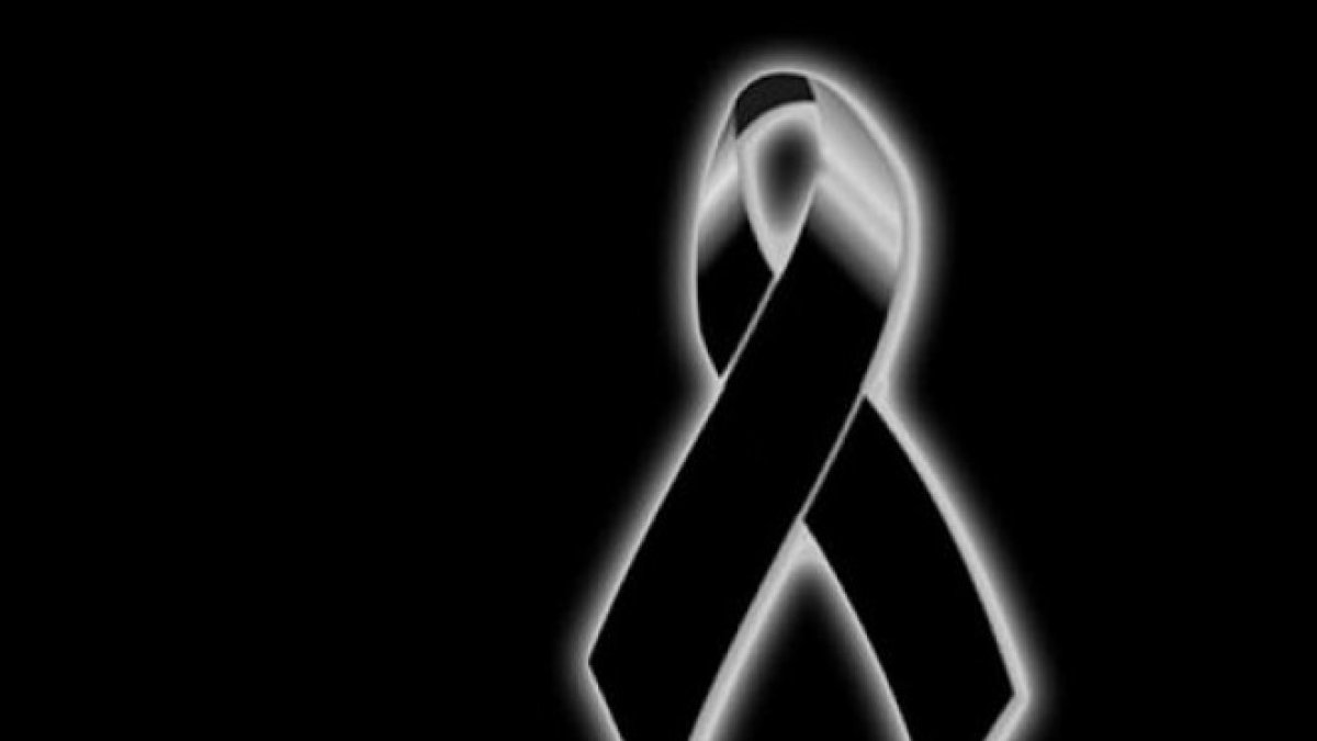 Lazo negro por el fallecimiento del padre de Bonillo.