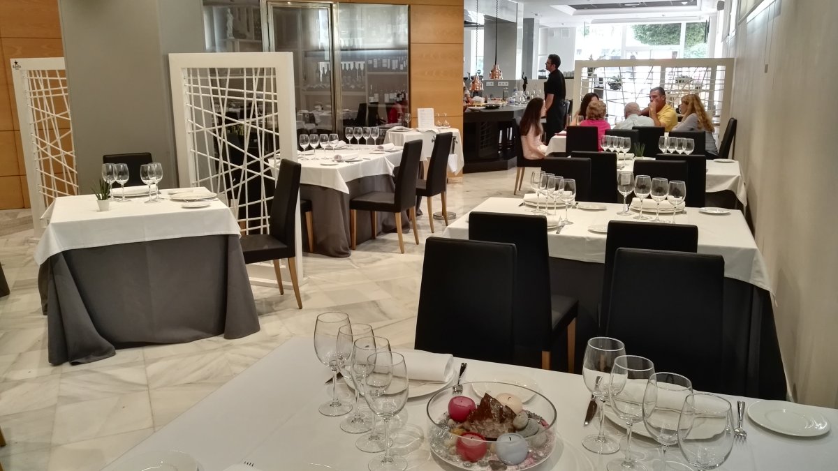 El espacio gastronómico Tony García se convertirá en referencia enológica almeriense con la cata del jueves.