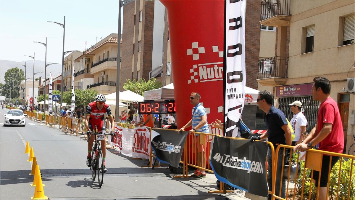 Los corredores se emplearon a fondo.