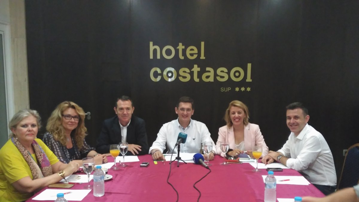 Primer acto de campaña de los socialistas