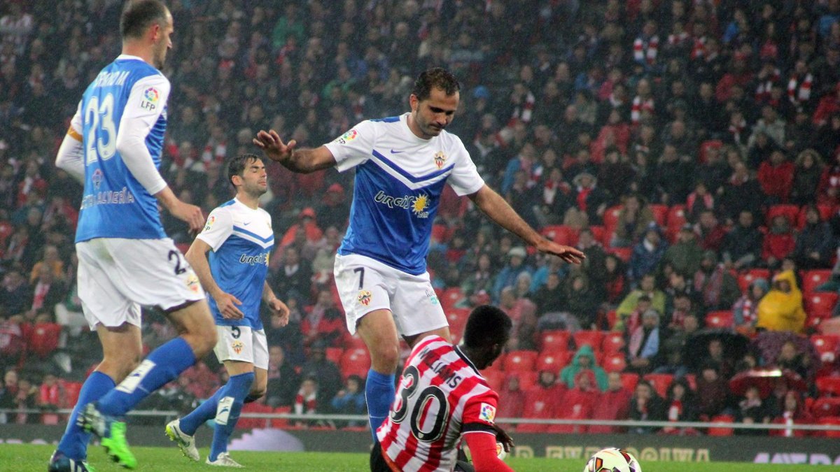 Soriano, Trujillo y Verza en un Athletic-Almería.