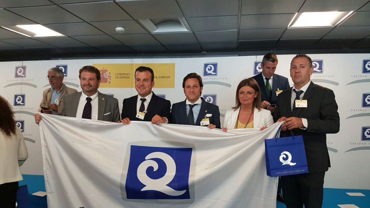 Alcaldes  y concejales almerienses, tras recoger su Q de Calidad en Madrid.