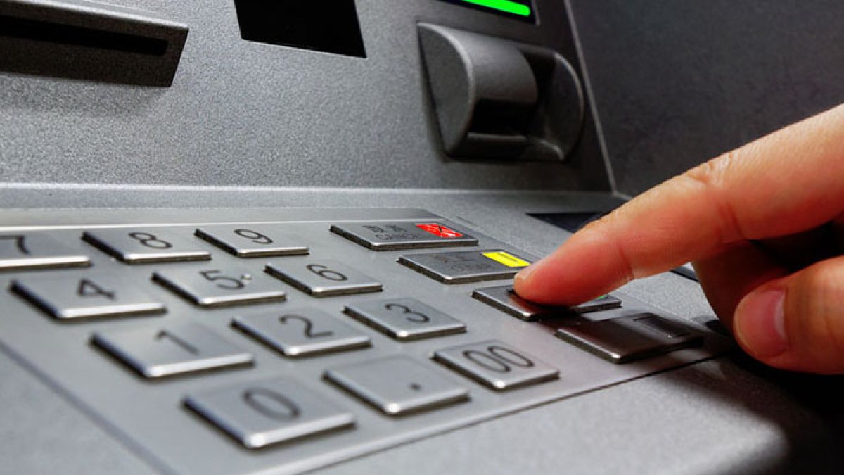 La víctima había anotado su código PIN en la tarjeta.