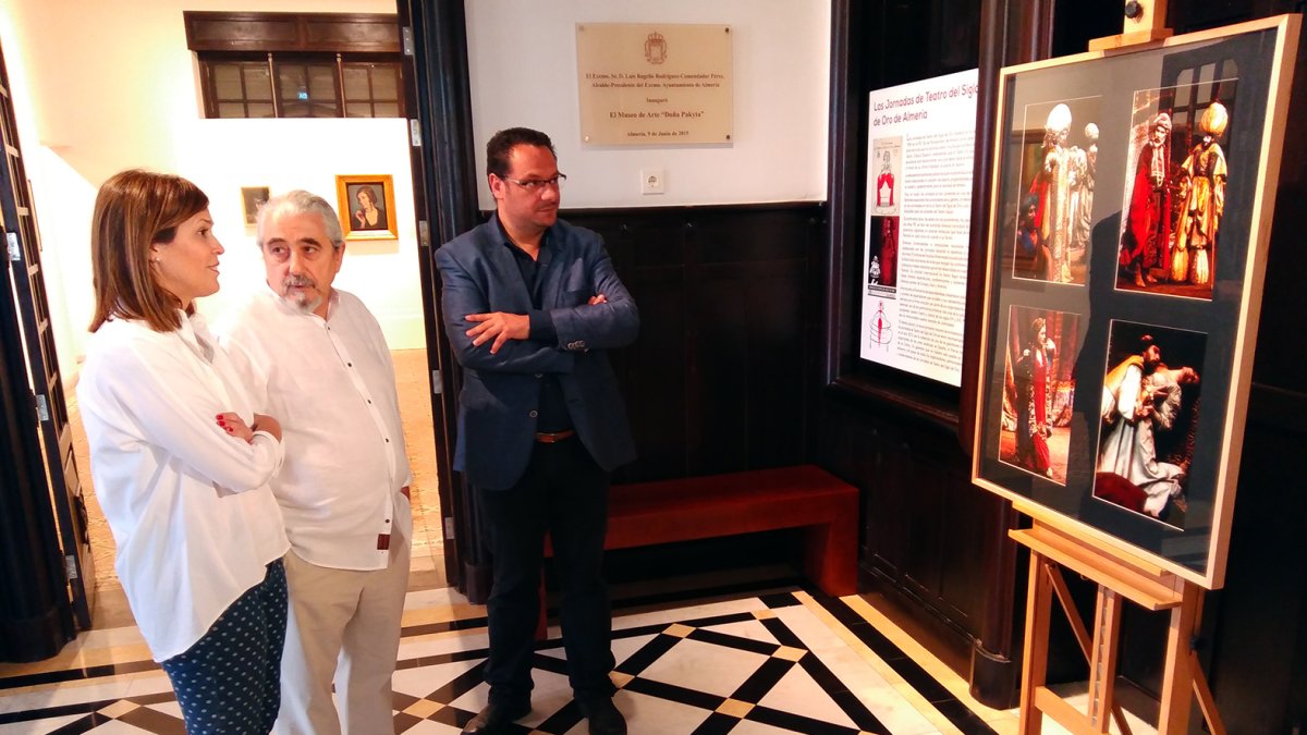 Carlos de Paz, analizando su obra.