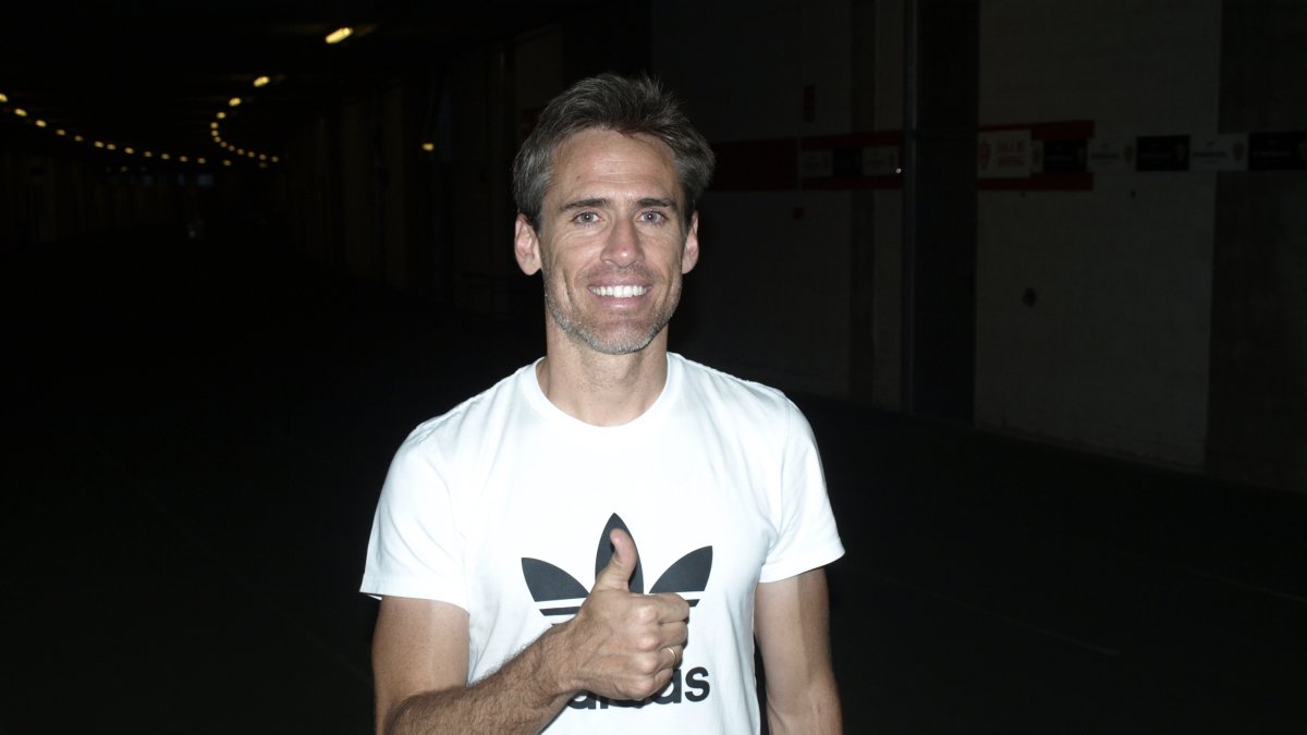 Corona posa para LA VOZ en zona mixta.