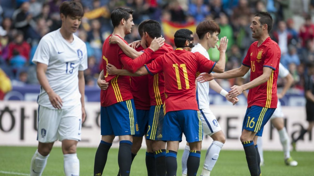 España pasó por encima de Corea del Sur.