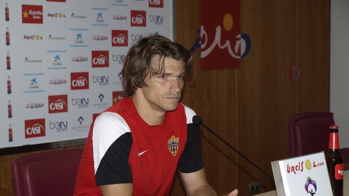 Dubarbier en rueda de prensa.