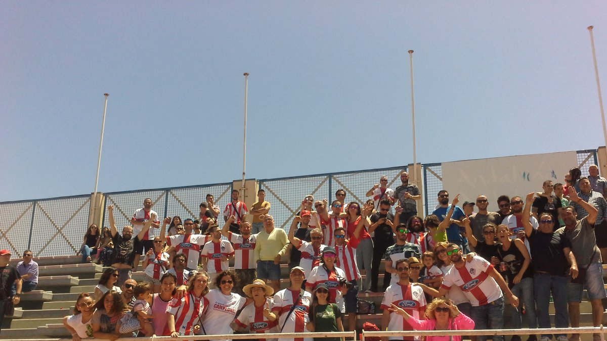 Fidelidad de una afición entregada a sus colores.