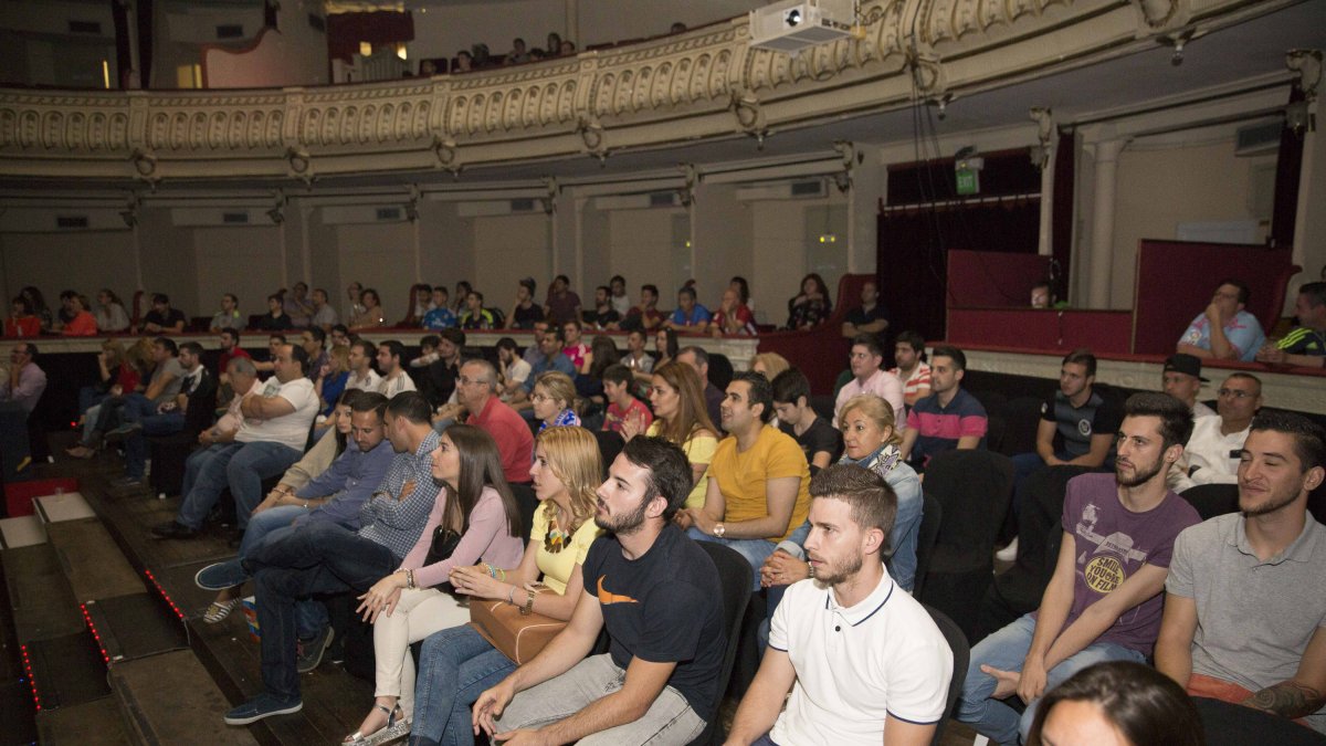 Ambiente en el Cervantes viendo la final.