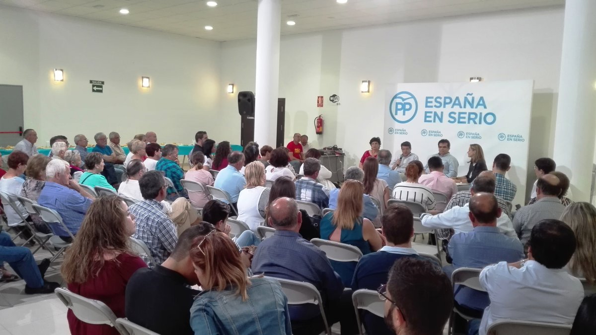 Reunión de apoderados e interventores del PP de cara al 26-J.