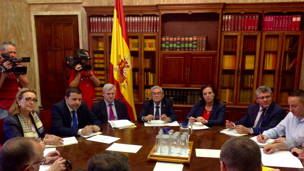La reunión se ha celebrado esta mañana en la Subdelegación del Gobierno.